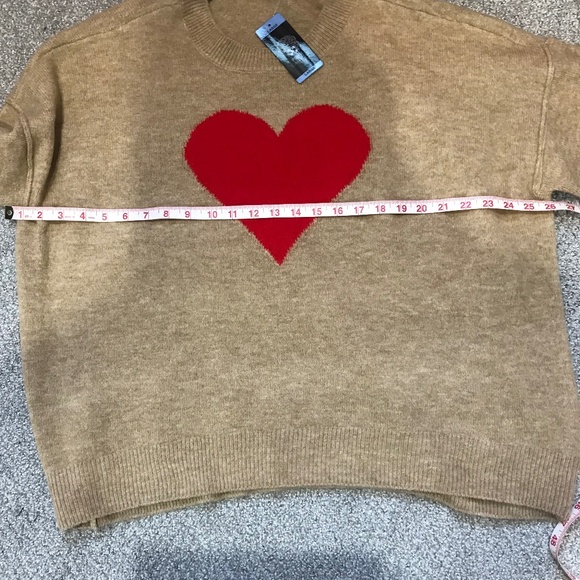 Vince Camuto Heart Sweater - Picture 5 of 7